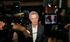 Le secrétaire national du Parti communiste français, Fabien Roussel, le 15 mars 2026 à Saint-Amand-les-Eaux (Nord) ( AFP / Francois LO PRESTI )