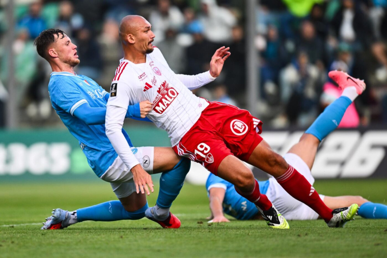 Amical : Brest mouche Naples !