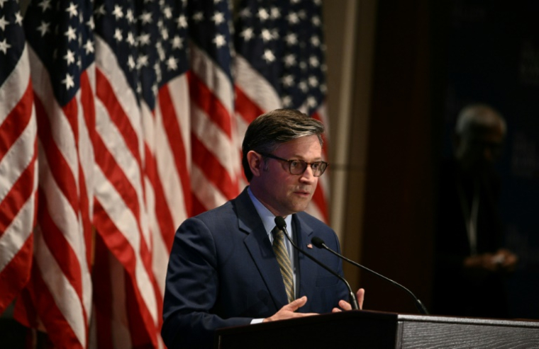 Le chef républicain de la Chambre américaine des représentants, Mike Johnson, au Capitole, le 30 avril 2025 à Washington ( AFP / Brendan SMIALOWSKI )