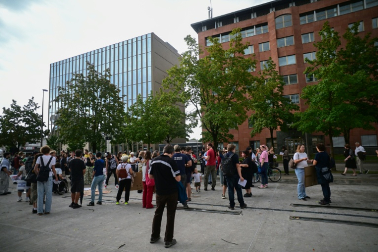 Des manifestants participent à un rassemblement près de l'ambassade d'Israël en Slovénie lors de sa cérémonie d'ouverture à Ljubljana, le 9 septembre 2026 ( AFP / Martin Metelko )