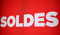 Les soldes d'hiver débutent vendredi dans les quatre départements de Lorraine, cinq jours avant le reste de la France ( AFP / Anna KURTH )