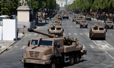 Des Caesar lors du défilé du 14-juillet en 2023 à Paris, sur les Champs-Elysées. ( AFP / LUDOVIC MARIN )