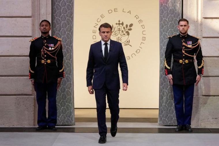 Le président français Emmanuel Macron tient une conférence de presse au Palais de l'Élysée, à Paris