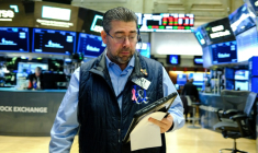 Un opérateur à la Bourse de New York le 16 décembre 2025 ( AFP / CHARLY TRIBALLEAU )