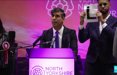 Législatives britanniques : majorité absolue pour les travaillistes