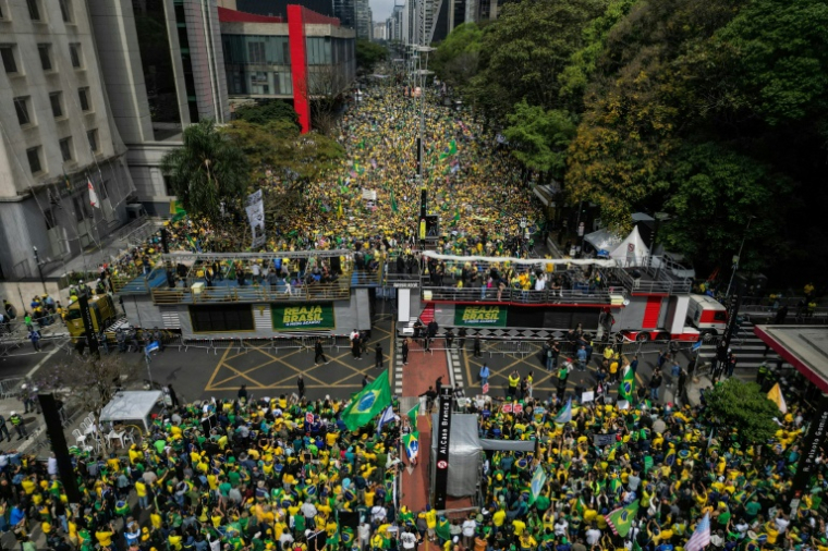 Des partisans de l'ancien président brésilien Jair Bolsonaro participent à une manifestation, lors du jours de l'indépendance, à São Paulo, au Brésil, le 7 septembre 2025 ( AFP / Nelson ALMEIDA )