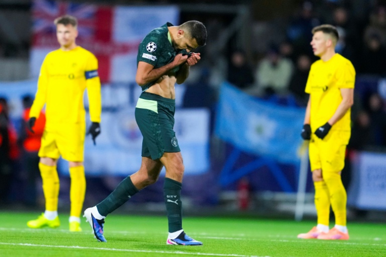 Le milieu de terrain espagnol de Manchester City Rodri quitte la pelouse après son carton rouge reçu contre les Norvégiens de Bodo-Glimt en Ligue des champions, le 20 janvier 2026 ( NTB / Fredrik Varfjell )