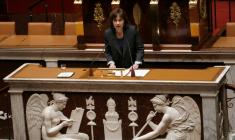 Laurence Rossignol, alors ministre des Familles, de l'Enfance et des Droits des femmes lors du débat parlementaire sur la loi  contre la prostitution à l'Assemblée nationale à Paris, le 6 avril 2016  ( AFP / PATRICK KOVARIK )