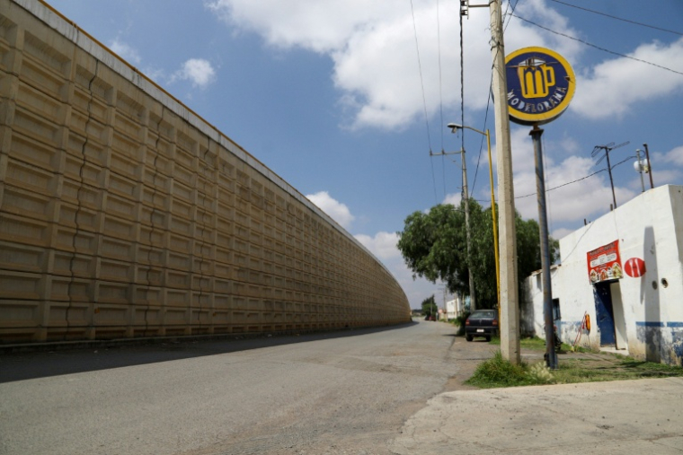 Vue du pont routier dans la communauté de Pozo de Gamboa, dans la municipalité de Pánuco, dans l'État mexicain de Zacatecas, au Mexique, le 7 août 2026, où cinq hommes ont été retrouvés morts ( AFP / Jesse Mirales )