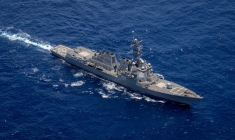 Le destroyer américain USS Dewey, traverse l'océan Pacifique