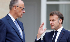 Emmanuel Macron rencontre le chancelier allemand Friedrich Merz à Paris