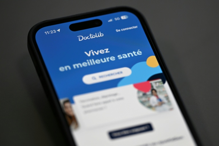 Le géant du rendez-vous médical en ligne Doctolib a créé son "laboratoire d'intelligence artificielle (IA) clinique", en lien notamment avec le CHU de Nantes, l'Inserm et diverses sociétés savantes, et y investit 20 millions d'euros en 2026 ( AFP / Grégoire CAMPIONE )