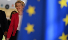 La présidente de la Commission européenne, Ursula Von der Leyen le 21 mai 2025 à Bruxelles. ( AFP / NICOLAS TUCAT )