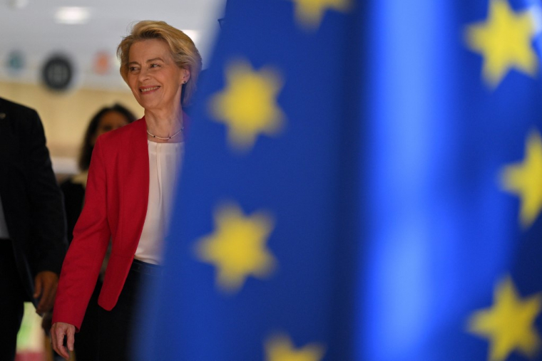 La présidente de la Commission européenne, Ursula Von der Leyen le 21 mai 2025 à Bruxelles. ( AFP / NICOLAS TUCAT )