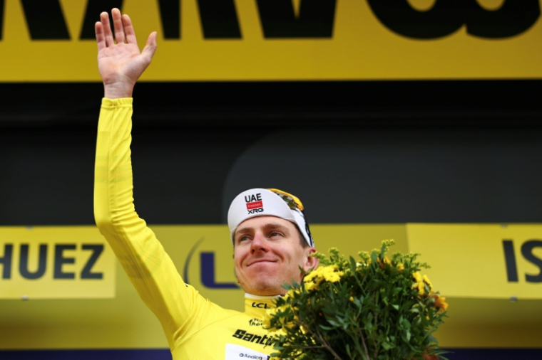 Le maillot jaune Tadej Pogacar, vainqueur de la première des deux arrivées à l'Alpe d'Huez, lors de la 20e étape, le 25 juillet 2026 ( AFP / Anne-Christine POUJOULAT )