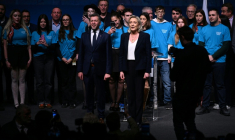 Marine Le Pen, présidente du groupe parlementaire du RN et Franck Allisio, candidat du RN à la mairie de Marseille, à Marseille, le 16 janvier 2026 ( AFP / Miguel MEDINA )