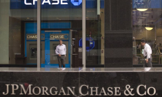 JPMORGAN: LE BÉNÉFICE CHUTE DE 28% AU DEUXIÈME TRIMESTRE, DIMON PRUDENT SUR L'ÉCONOMIE