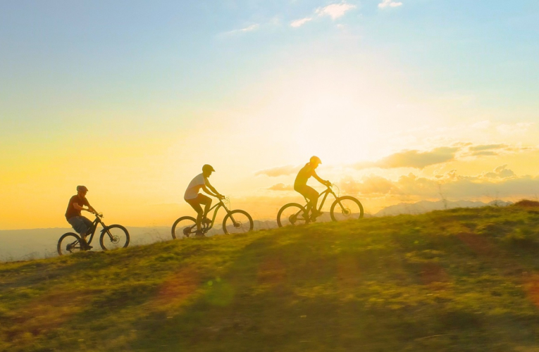 Cyclotourisme : les équipements auxquels il faut penser (Crédits photo : Shutterstock)