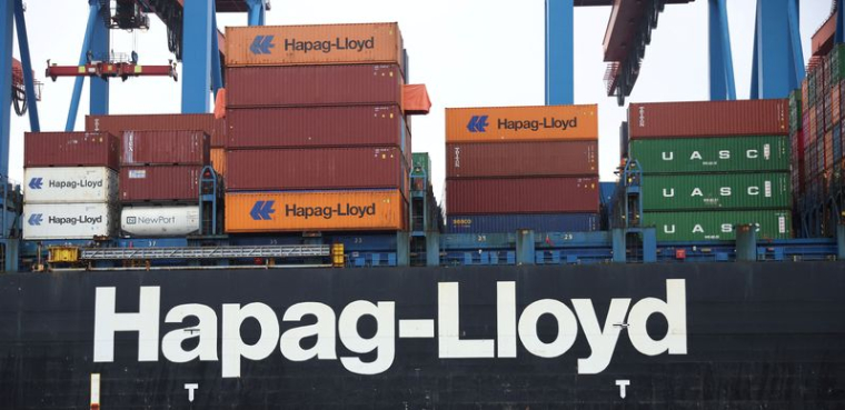 Le porte-conteneurs Chacabuco de Hapag-Lloyd au terminal HHLA Altenwerder, sur l'Elbe à Hambourg