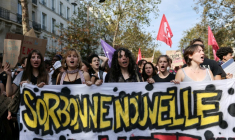 Des étudiants de la Sorbonne Nouvelle lors d'une manifestation à Paris, le 29 septembre 2026 ( AFP / Anne-Christine POUJOULAT )