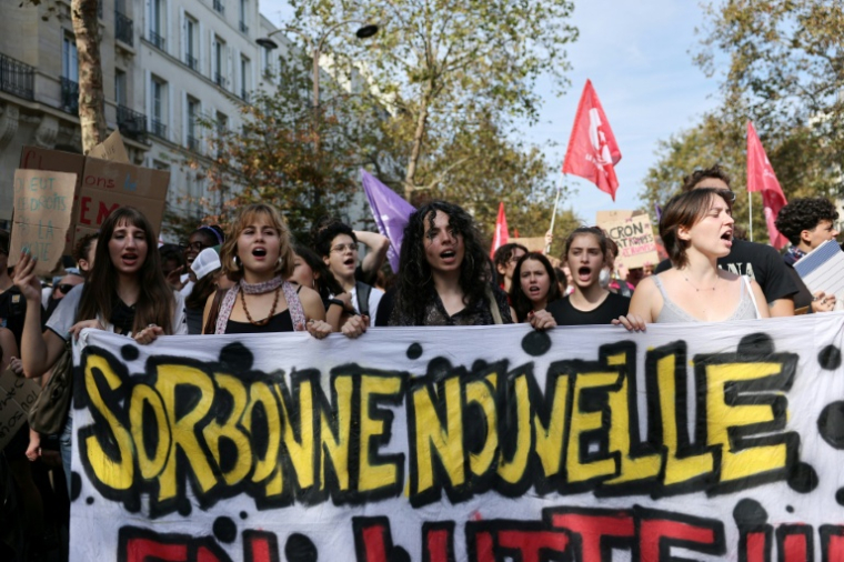 Des étudiants de la Sorbonne Nouvelle lors d'une manifestation à Paris, le 29 septembre 2026 ( AFP / Anne-Christine POUJOULAT )
