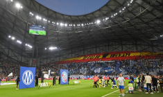 Les explications sur le tifo « Viva Roja » au Vélodrome