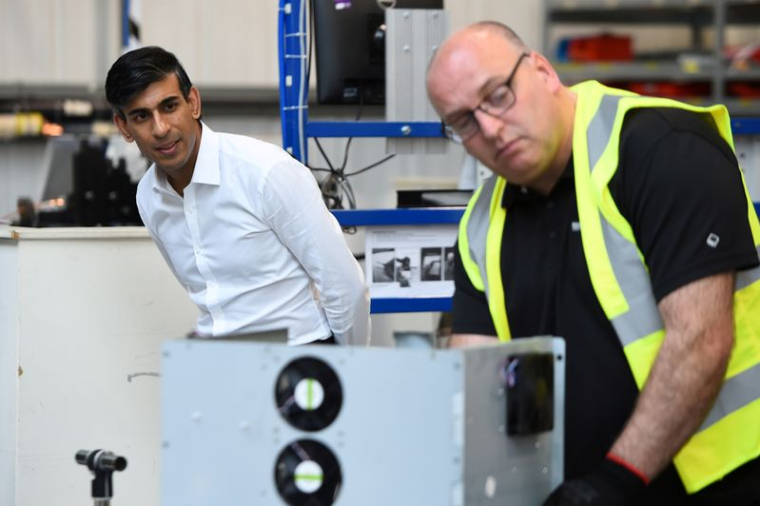 GB: CROISSANCE POUSSIVE EN AOÛT, LONDRES PRÊT À DE NOUVELLES AIDES À L'EMPLOI