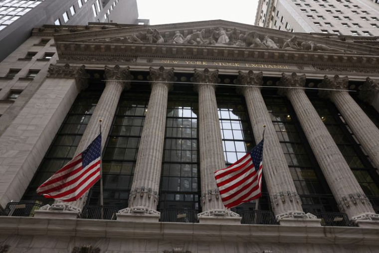 WALL STREET OUVRE EN HAUSSE
