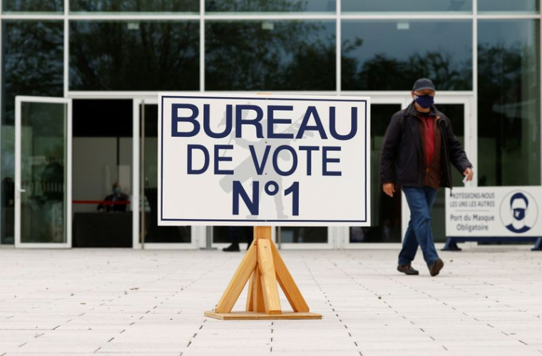 OUVERTURE DES BUREAUX DE VOTE POUR LE PREMIER TOUR DES RÉGIONALES
