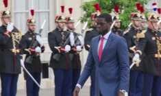 Macron reçoit le président du Sénégal Bassirou Diomaye Faye à l'Élysée