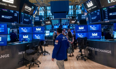 Traders sur le parquet du New York Stock Exchange (NYSE) le 11 juin 2026 à New York. ( GETTY IMAGES NORTH AMERICA / SPENCER PLATT )