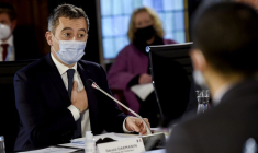 MIGRANTS: LES DISCUSSIONS AVEC LONDRES POURRONT REPRENDRE QUAND IL N'Y AURA PLUS DE "DOUBLE DISCOURS", DIT DARMANIN