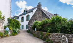 Impôt et succession / zoom sur la taxe foncière en cas d'héritage-iStock-Wirestock.jpg