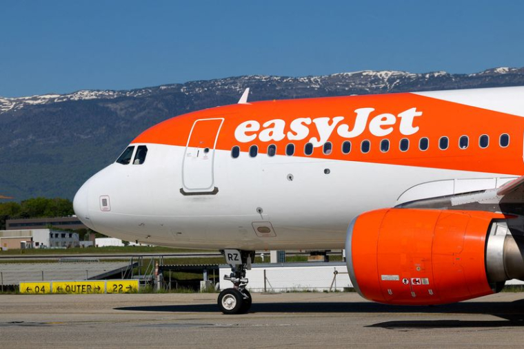 PHOTO D'ARCHIVE : Un Airbus A320 de la compagnie EasyJet se prépare à décoller de l'aéroport de Cointrin, à Genève