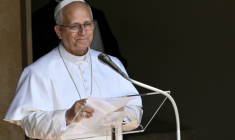 Le pape Leon XIV lors de la prière de l'Angelus dans sa résidence d'été à Castel Gandolfo, en Italie, le 26 juillet 2026 ( AFP / TIZIANA FABI )