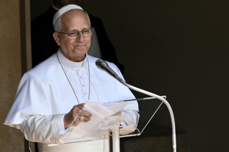 Le pape Leon XIV lors de la prière de l'Angelus dans sa résidence d'été à Castel Gandolfo, en Italie, le 26 juillet 2026 ( AFP / TIZIANA FABI )