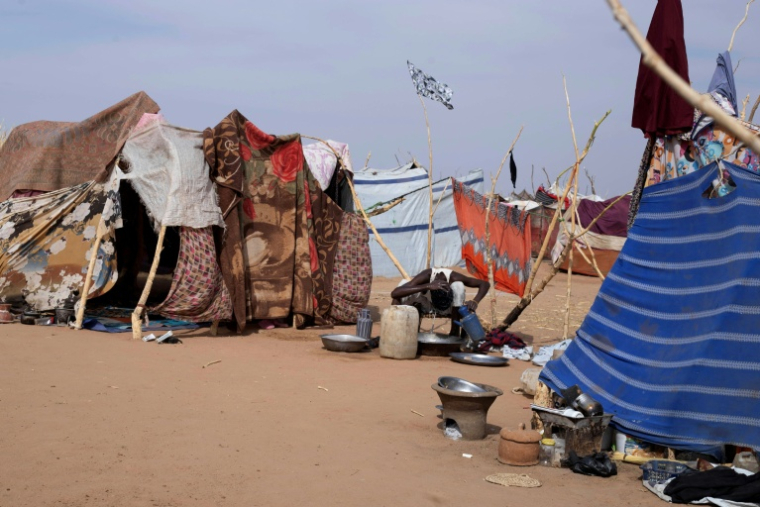 Abris pour personnes déplacées dans le camp de Um Yanqur, près de Tawila, dans l'ouest du Soudan, le 3 novembre 2025 ( AFP / - )