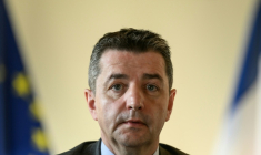 Gaël Perdriau, alors maire de Saint-Etienne, lors d'une conférence de presse à l'Hôtel de ville, le 29 janvier 2024 ( AFP / JEFF PACHOUD )