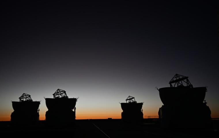 Vue générale de la platforme du Très grand téléscope (VLT), à l'Observatoire européen austral (ESO) de Paranal, dans le désert d'Atacama au Chili, le 27 janvier 2025 ( AFP / RODRIGO ARANGUA )