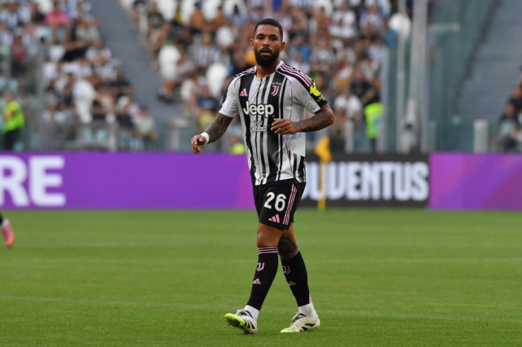 Douglas Luiz fait officiellement son retour en Premier League