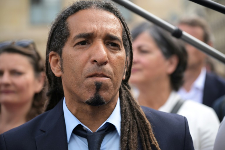 Le député Les Ecologistes, Steevy Gustave, arrive à l'Assemblée nationale, à Paris, le 9 juillet 2024 ( AFP / Bertrand GUAY )