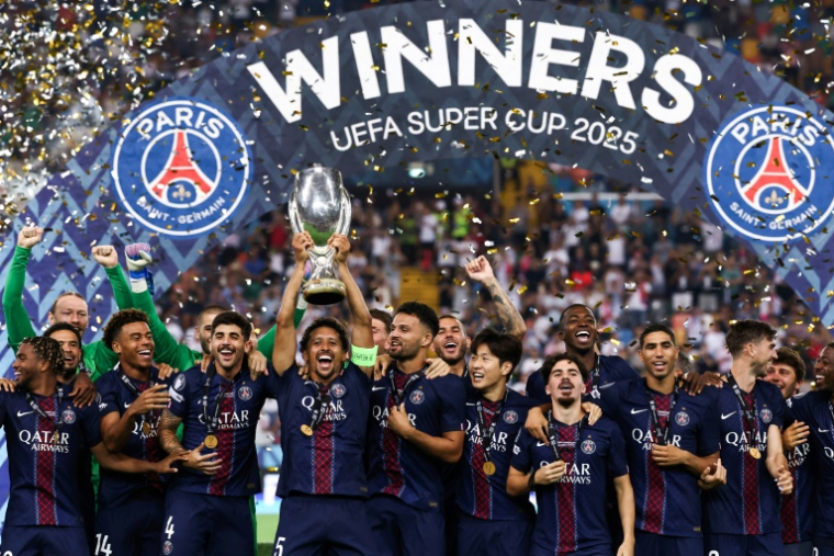 Le Paris SG a remporté la Supercoupe d'Europe en battant Tottenham aux tirs au but le 13 août 2025 à Udine (Italie) ( AFP / FRANCK FIFE )