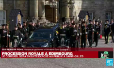 Hommages à Elizabeth II à Edimbourg : "Un sans faute pour la famille royale : sobre, proche du peuple"