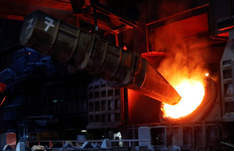 Dans la plus grande usine sidérurgique d'Allemagne du conglomérat industriel ThyssenKrupp à Duisbourg