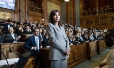 Anne Hidalgo réitère son refus de vendre le Parc des Princes