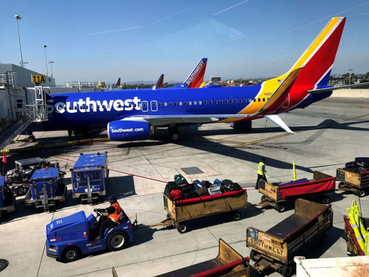 Photo d'archives : Un Boeing 737 de Southwest Airlines est vu à l'aéroport LAX de Los Angeles