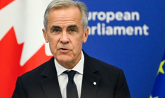 Le Premier ministre canadien Mark Carney lors de son discours devant le Parlement européen à Strasbourg (France), le 17 septembre  ( AFP / Jean-Christophe VERHAEGEN )