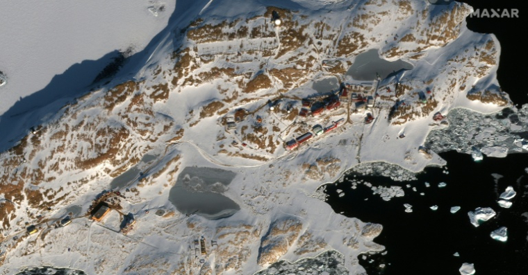 Image satellite, prise par Maxar Technologies le 7 mars 2023 et diffusée le 28 avril 2023 montrant la station de recherche chinoise de Zhongshan en Antarctique ( Satellite image ©2023 Maxar Technologies / Handout )
