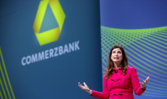 La Commerzbank tient une assemblée des actionnaires pour lutter contre l'offre publique d'achat d'UniCredit, à Wiesbaden