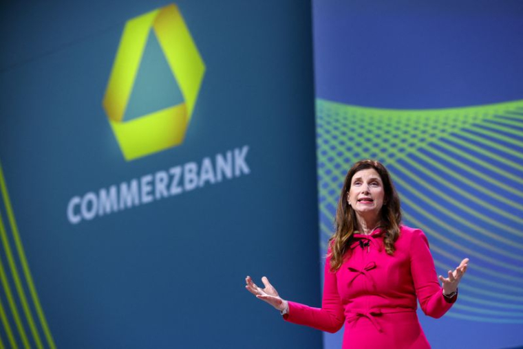La Commerzbank tient une assemblée des actionnaires pour lutter contre l'offre publique d'achat d'UniCredit, à Wiesbaden